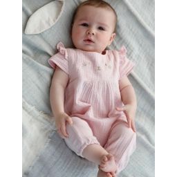 Combinaison bébé fille brodée en gaze de coton rose