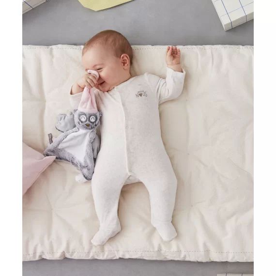 Dors bien en velours et fibres recyclées bébé écru –  – Soldes