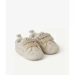 Chaussons bébé fille type basket rose pâle avec imprimé fleuri –  – Soldes