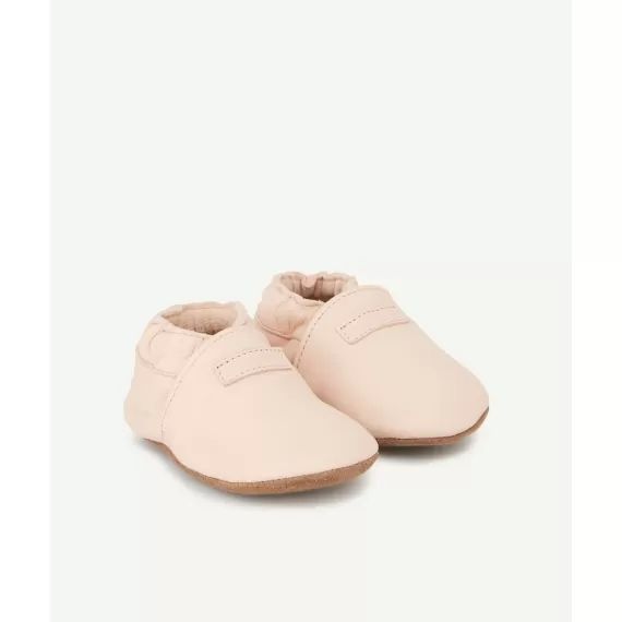 Les chaussons rose clair en cuir –  – Soldes
