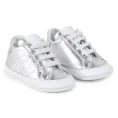 image de chaussons bébé 
