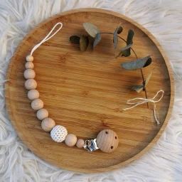 Attache sucette en bois Nude blanc cassé