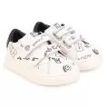 image de baskets bébé 