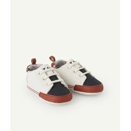 Chaussons bébé garçon type baskets à lacets blancs –  – Soldes