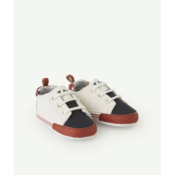 Chaussons bébé garçon type baskets à lacets blancs –  – Soldes