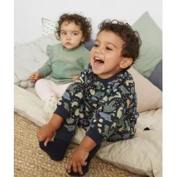 Le sweat bleu marine en fibres recyclées imprimé animalier