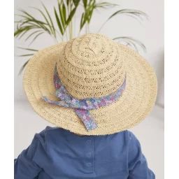 Le chapeau de paille avec bande de tissu bleu fleuri –  – Soldes