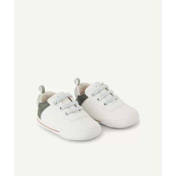 Chaussons style baskets bébé garçon détails verts –  – Soldes