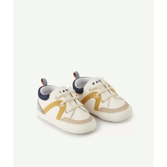 Chaussons style baskets bébé garçon aux détails colorés –  – Soldes