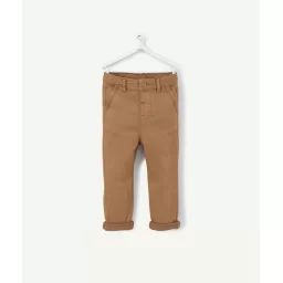 Le pantalon chino camel en coton