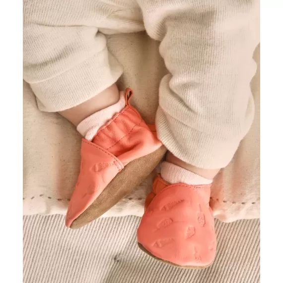 Les chaussons en tannage végétal roses avec glaces –  – Soldes