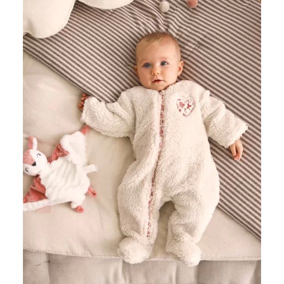 Surpyjama bébé en sherpa écru avec imprimé fleuri rose