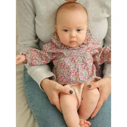 Ensemble 2 pièces naissance : blouse tissu Liberty et bloomer ENVIE DE FRAISE écru
