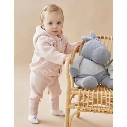 Manteau à capuche en tricot rose