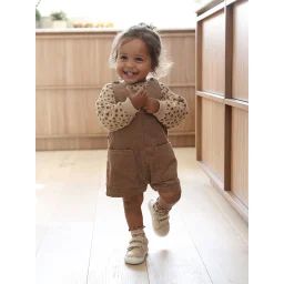 Salopette courte bébé en velours côtelé noix de pécan