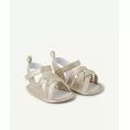 image de chaussons bébé 
