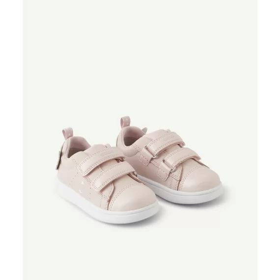 Les baskets roses en cuir à scratch –  – Soldes