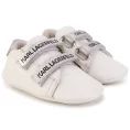 image de chaussons bébé