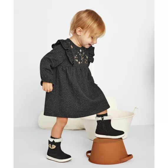 Robe chevron bébé fille à volants avec fleurs brodées –  – Soldes