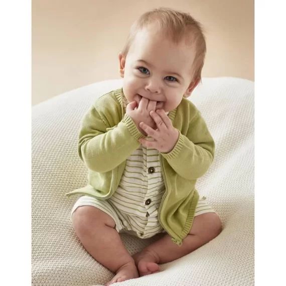 Cardigan en tricot fin vert