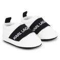 image de chaussons bébé