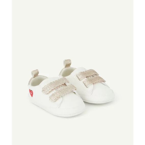 Chaussons style baskets bébé fille blanches avec fraise –  – Soldes