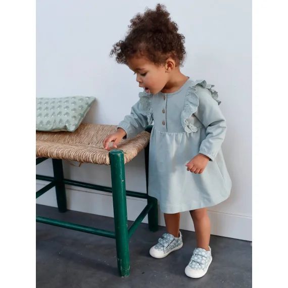 Robe en molleton bébé volant en broderie anglaise bleu grisé