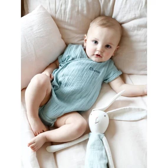 Body bébé personnalisable en gaze de coton ouverture naissance vert céladon