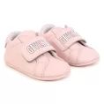 image de chaussons bébé 