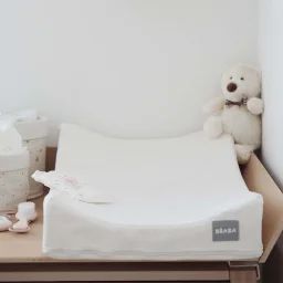 Matelas à langer incliné Sofalange avec housse blanc