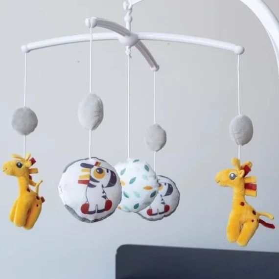 Mobile musical pour bébé – TROIS KILOS SEPT – Mobile musical – Mixte – Blanc – 37,5x9x26 cm blanc