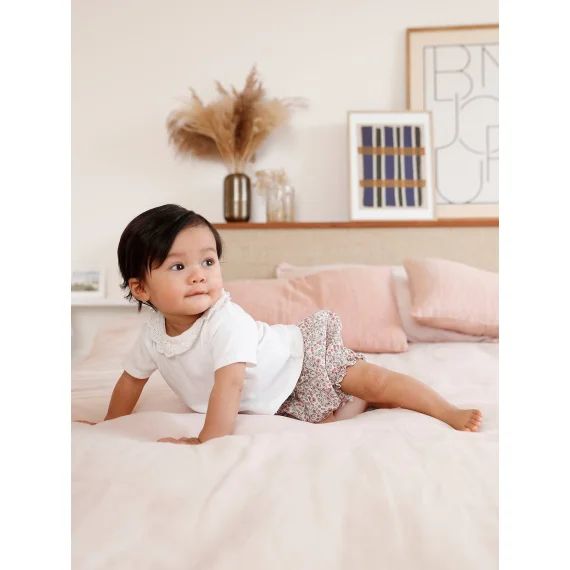 Ensemble T-shirt avec col et short fleuri naissance écru
