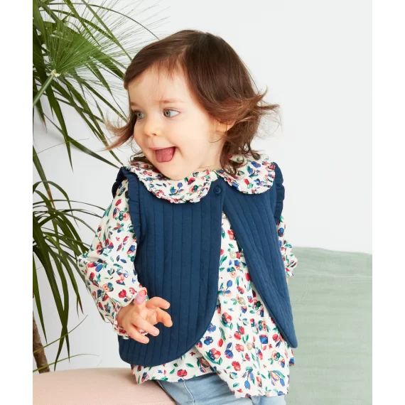 Gilet sans manches bleu matelassé en rembourrage recyclé –  – Soldes
