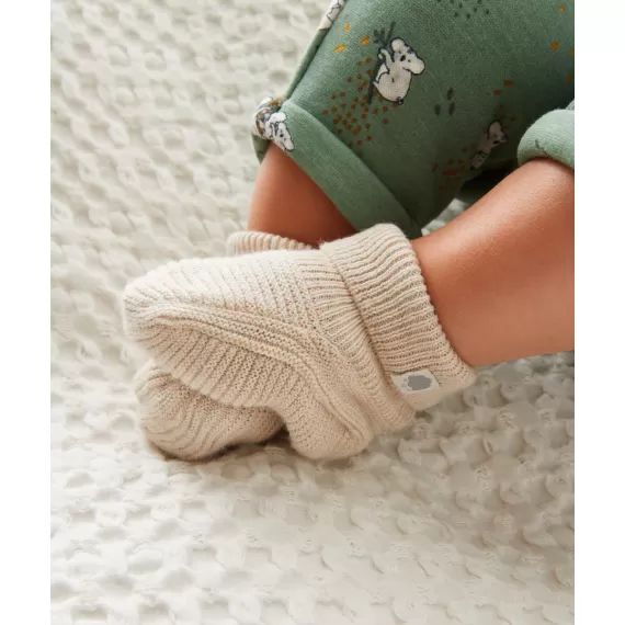 Les chaussons montants beige –  – Soldes