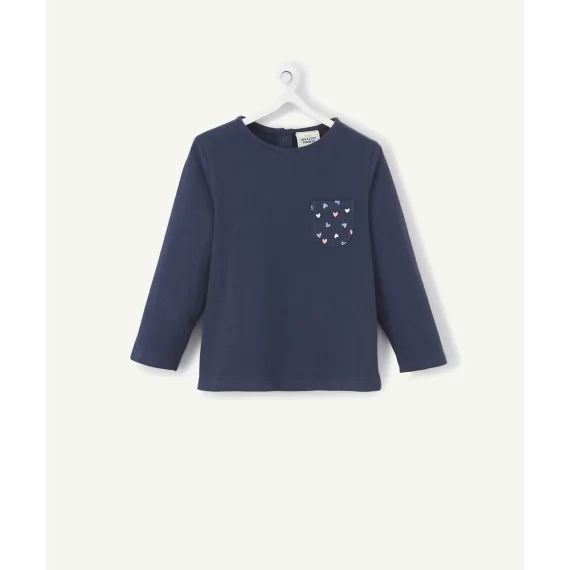 Le t-shirt bleu marine avec motifs coeurs sur la poche –  – Soldes