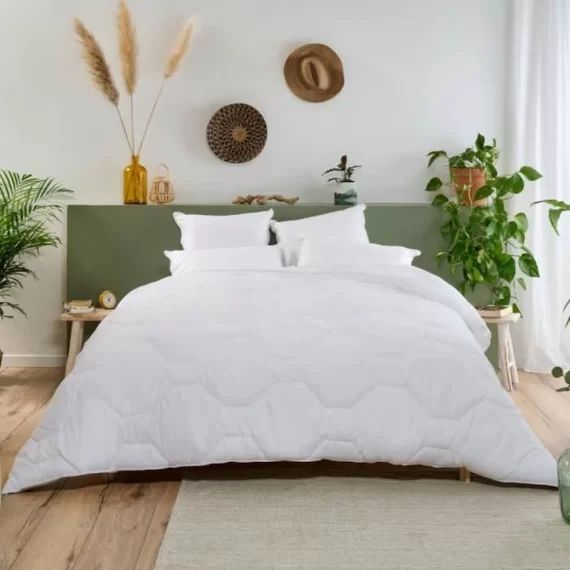 Bleu Calin Couette Hôtel 200x200cm – Gonflante Et Extra Chaude – 500g/m2 – Enveloppe 100% Coton Qualité Percale Blanc