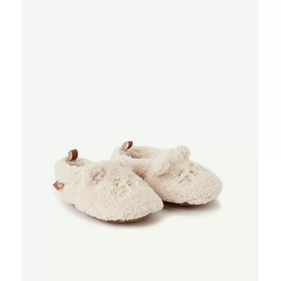 Les chaussons beiges en polaire –  – Soldes