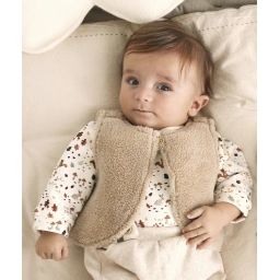 Gilet sans manches bébé en sherpa beige –  – Soldes