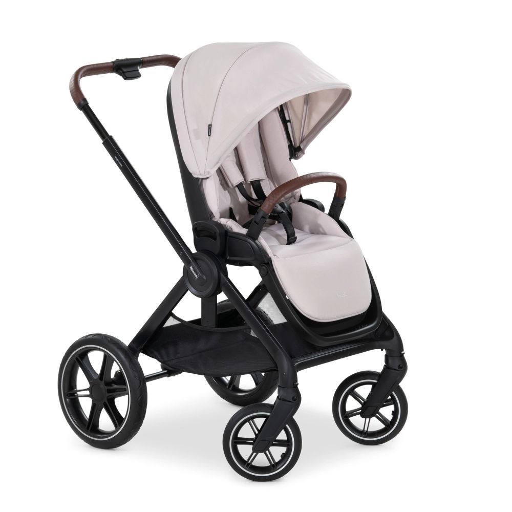image de poussette bébé 