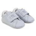image de chaussons bébé 