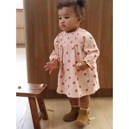 Robe bébé imprimée de petits coeurs rose poudré